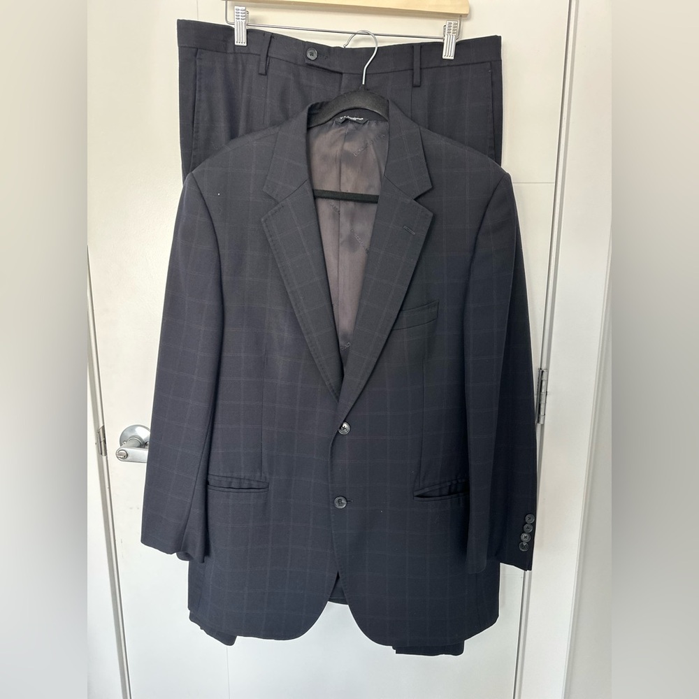Dolce & Gabbana 100% Virgin Wool Designer Suit | Subtle Checkered Pattern - Picture 3 of 17